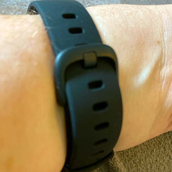 Fitbit Inspire 2 fitness tracker - Picture 2 of 11